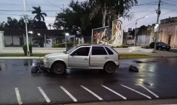 Choque Entre Una Moto Y Un Auto Dejó Como Saldo Tres Lesionados Dos De Ellos Menores Diario 6059