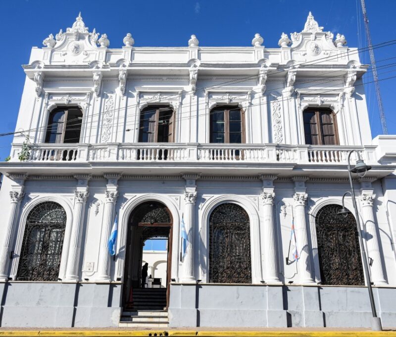 Inicio de pagos a Municipales- entrada a Municipalidad